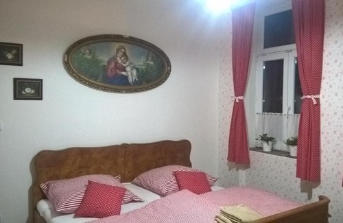 Nova Bystrice House | Restaurace a penzion Ubrousku prostři se