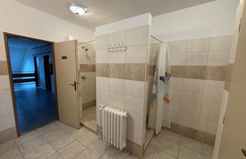 Hrimezdice House | Restaurace a penzion U Jezírka