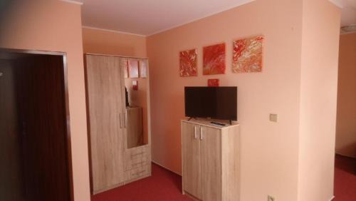 Svatoborice-Mistrin House | Restaurace-Pension-Vinařství U Šťastných