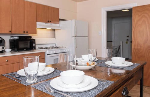 Bryn Mawr Apartment | +Restaurants Coffee Colleges+ Bryn Mawr Has It All