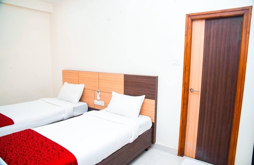 Serilingampally Hotel | Rester Xpress - Kondapur