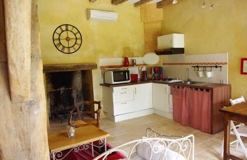 Mouthiers-sur-Boeme Cottage | Restored dovecote -15% discount until end of August