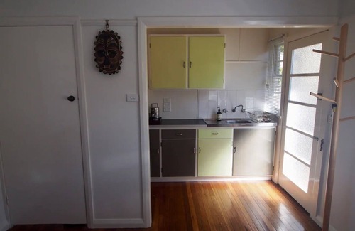 Katoomba Apartment | Restored one bedroom holiday flat.