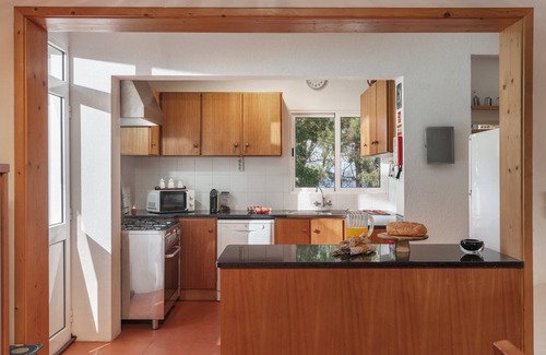 Sao Vicente House | Retiro do Artista - art and views over the valley