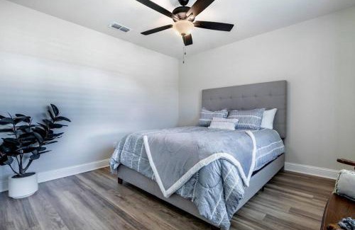 Longview House | Retreat at Premier Parks