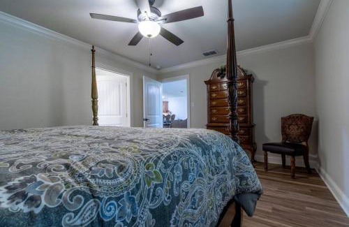 Longview House | Retreat at Premier Parks