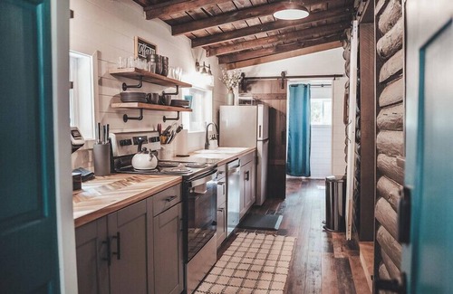 Laurelville Cabin | Retreat @ Rock House: Rustic + Updated w/Hot Tub