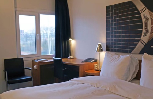 Municipality of Zutphen Hotel | Retreat to Tranquil Room with Indoor Swimming Pool Near Henriette Polak Museum