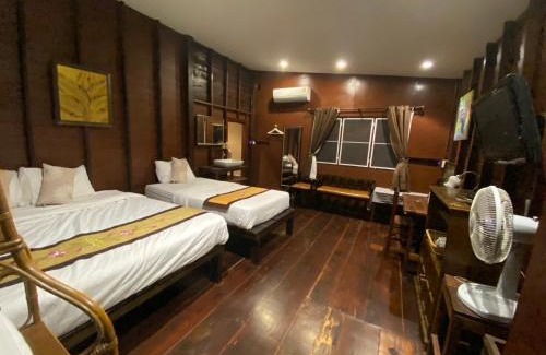 Damnoen Saduak House | Reuan Vilawan