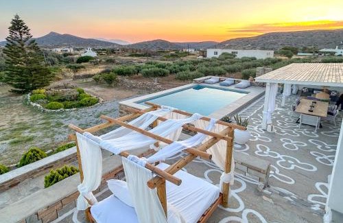 Ios House | Revery Villa