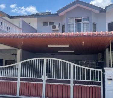 Bedung House | Rex Zone Homestay
