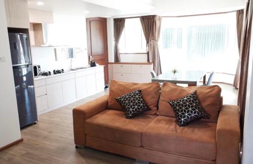 San Phak Wan Apartment | REYN.NE' DUPLEX SUITE