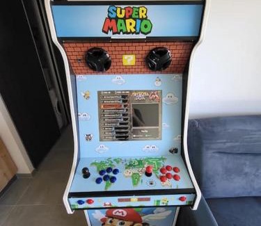 Aurillac Apartment | Rez-de-jardin de Maison avec spa et borne d'arcade