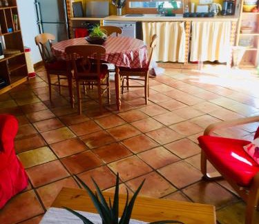 Saint-Martin-Vesubie Apartment | Rez de jardin de chalet bois , calme et verdure !