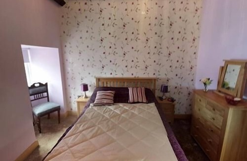 Crosswell Bed & Breakfast | Rhostwarch Bed and Breakfast