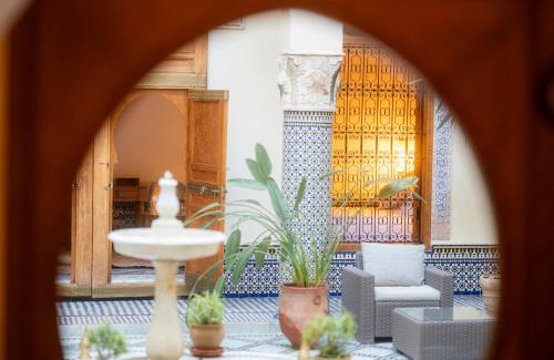 Ain Azlitan House | Riad Al Ansari