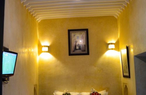 Assouel House | RIAD PAPILLON ,Beautiful, Quiet Riad with plunge pool, wifi terrace