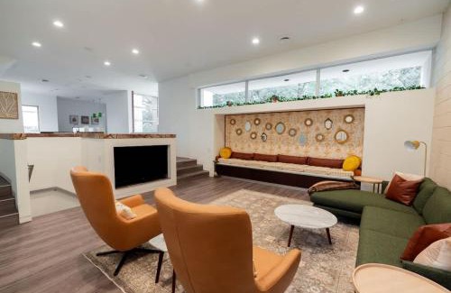 Greenway Plaza-Upper Kirby House | Rice Village Retreat - Rooftop deck - Sleeps 12