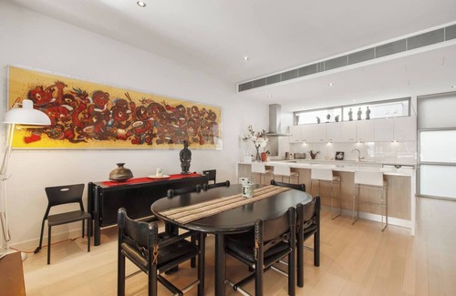 Richmond House | Richmond Japanese Style Townhouse close to MCG