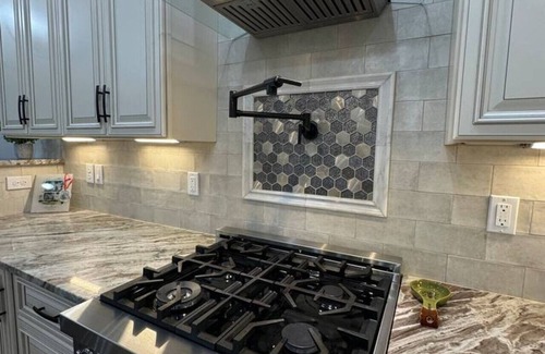 Mosby House | Richmond Ridge - 4BD/4.5BA and Garage