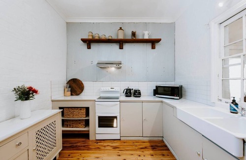 Central Mudgee Apartment | Riddell Cottage A Victorian Hideaway in Town