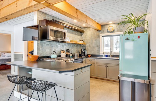 Hardwick Cabin | Ride From Your Door: Cabin w/VAST Trail Access!
