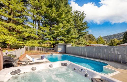 Asheville House | Ridge Valley by AvantStay Upscale Asheville Escape w Pool