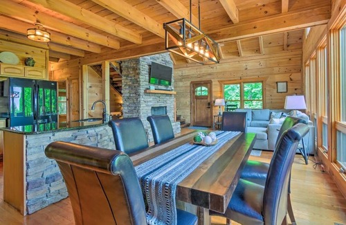 Vein Mountain Cabin | Ridgetop View Cabin ~ Pet-Friendly w/Hot Tub!