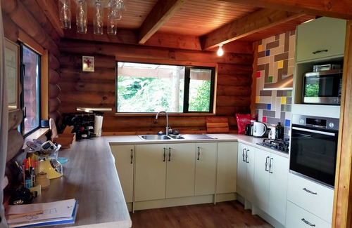 Mt Lyford House | Ridgeway log cabin, quiet and secluded getaway ideal for a family.