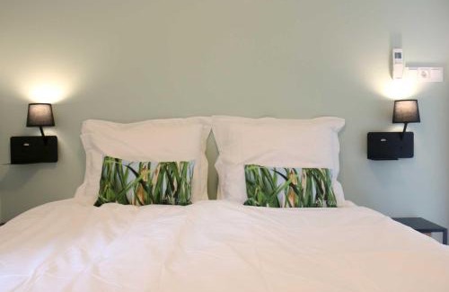 Grou House | Rietreiger luxe vakantielodge in Friesland - 2 badkamers