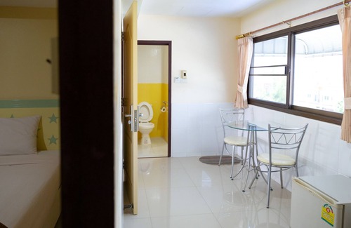 Phra Pradaeng Hotel | Rimnam Hotel Suk Sawat 70