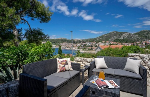 Krizni rat Apartment | Rinada - ZF Hvar