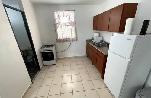 3ra Seccion Apartment | Rincón frente al lago Levittown