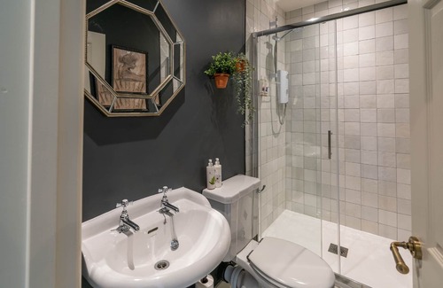 Compton Martin Hotel | Ring O Bells