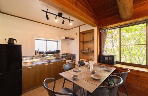 Tsumagoi House | rinne 2nd living Kitakaruizawa Garden