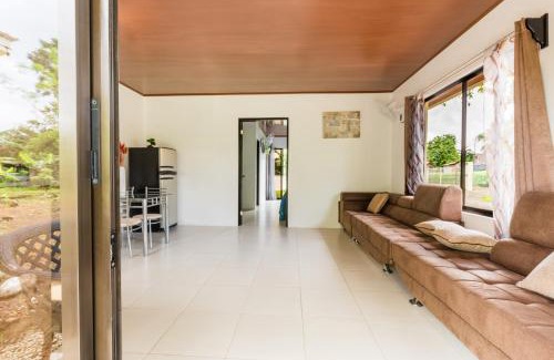 Northern Plains Apartment | Rio Celeste Birds Garden apartment 1 con aire acondicionado Comodidad en un entorno natural