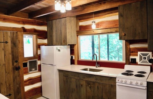 Yellow Spring Cabin | Rio Sueño (River Dream) on the Cacapon River