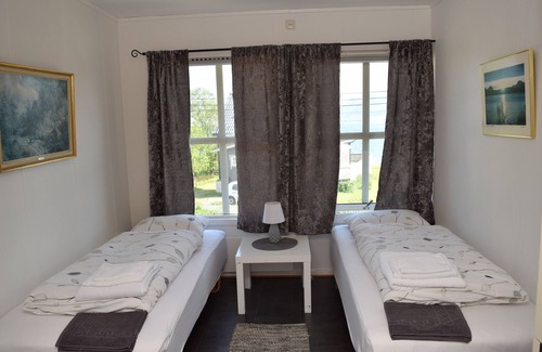 Risøyhamn Bed & Breakfast | Risøyhamn Kafe