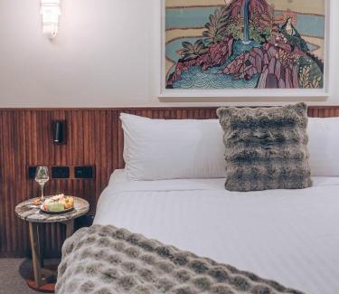 Strahan Hotel | Risby Cove Boutique Hotel