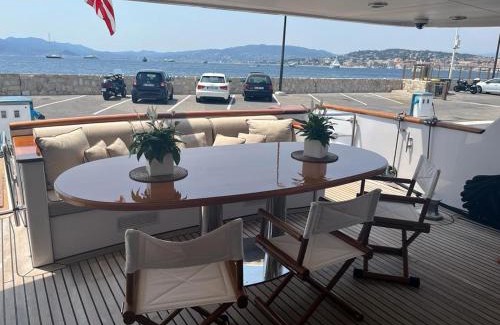 Pointe Croisette Boat Rental | Riva 130