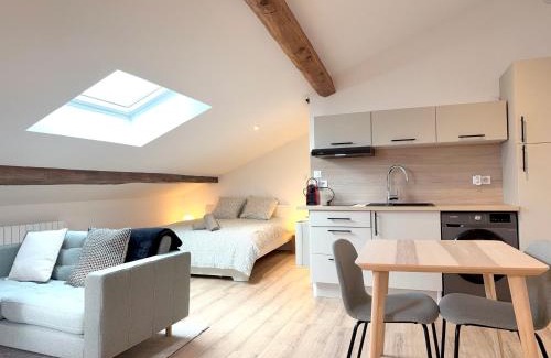 Belleville Apartment | Rive Gauche Élégante