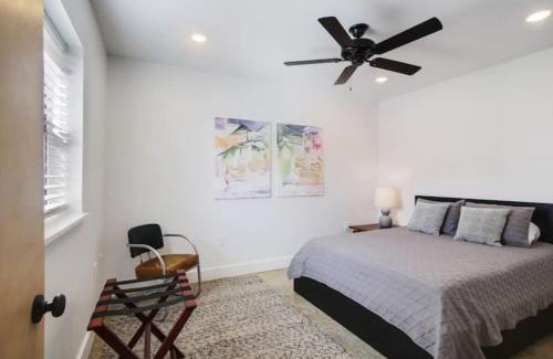 Black Pearl House | River Breeze Quiet & Modern Black Pearl Apartment