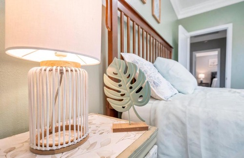 Saint Rose House | River Cottage near the Airport