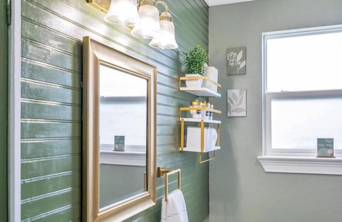 Saint Rose House | River Cottage near the Airport