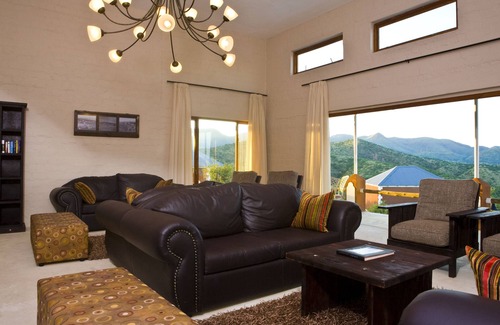 Windhoek Hotel | River Crossing Lodge
