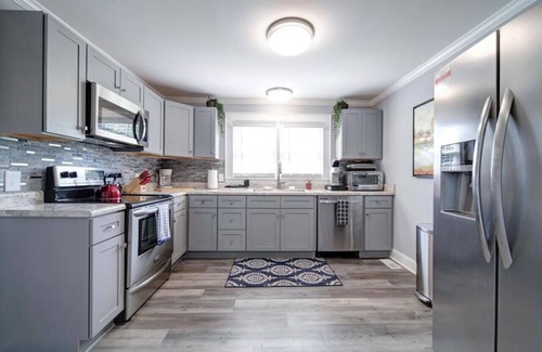 Belmont Historic District House | River District Retreat - Walk to downtown Belmont