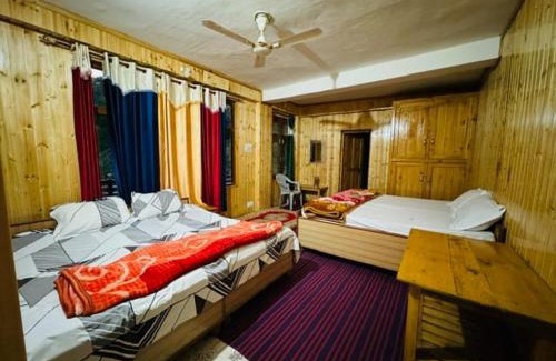 Ghiyagi House | River Front Homestay