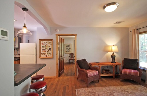 Dolores House | River front retreat-5 minutes from Dolores, 1 hour from Telluride
