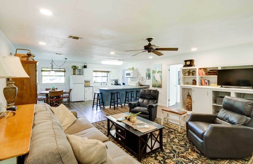 McComb Cottage | River Frontage: Quiet Mississippi Vacation Rental