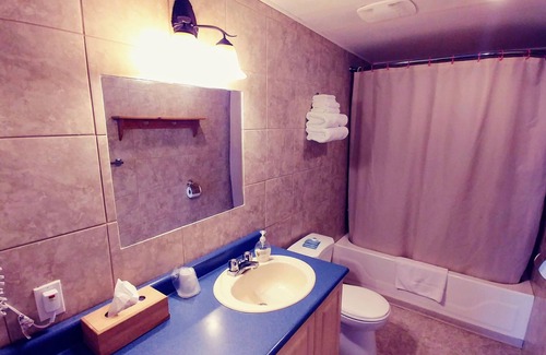 Courtenay Hotel | River Heights Motel
